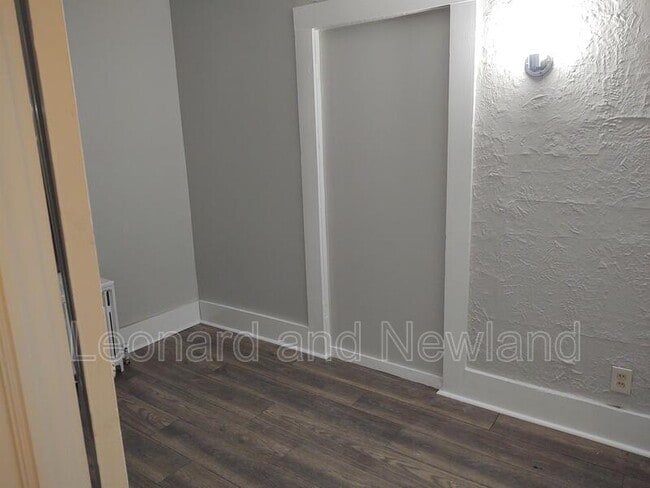 Building Photo - 301 Highland Ave