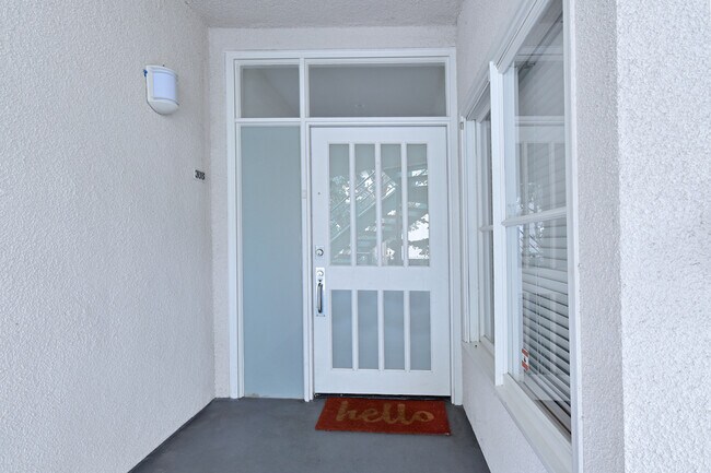 Entrance - 2115 3rd St