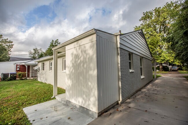 Foto del edificio - 3120 Doreen Way