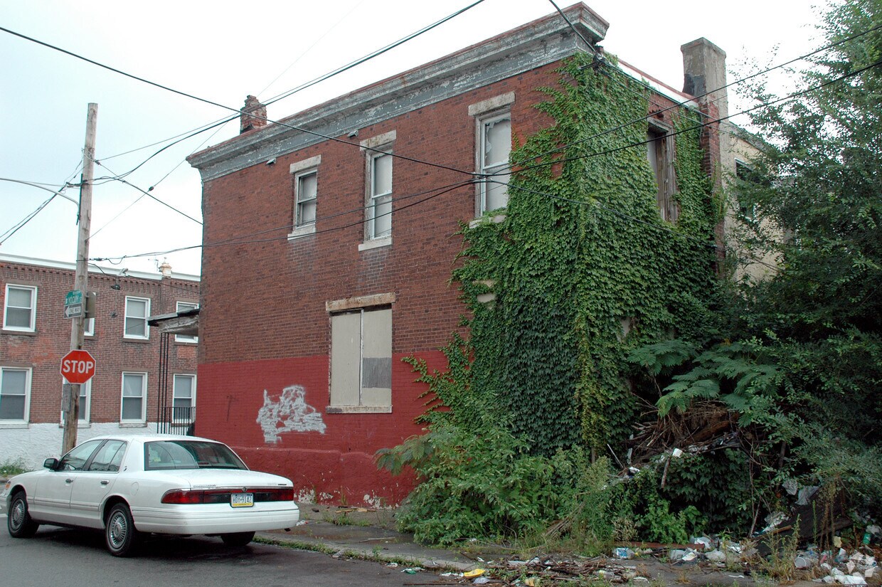 Building Photo - 6620 Yocum St