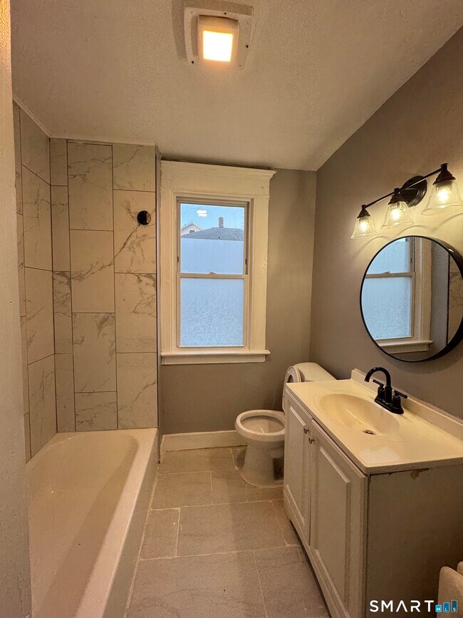 Foto del edificio - 916 Winchester Ave