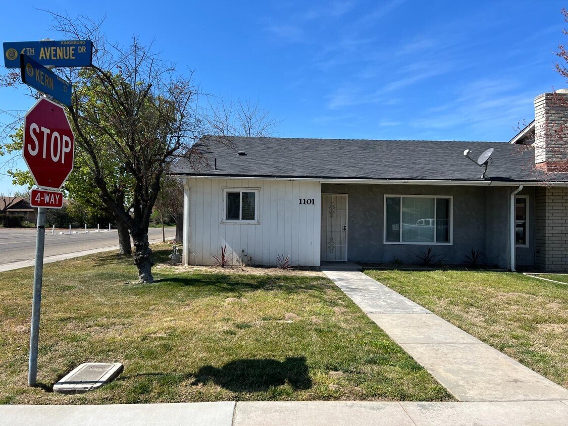 1101 6th Ave Dr, Kingsburg, CA 93631 House Rental in Kingsburg, CA