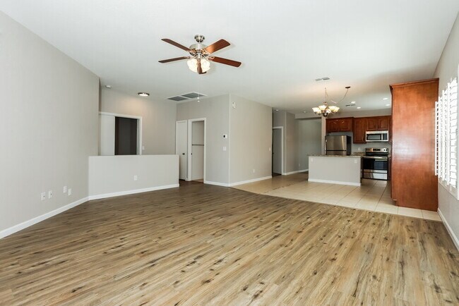 Building Photo - 2837 W San Carlos Ln