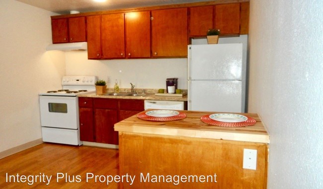Foto del edificio - 8671-8687 Lemon Ave