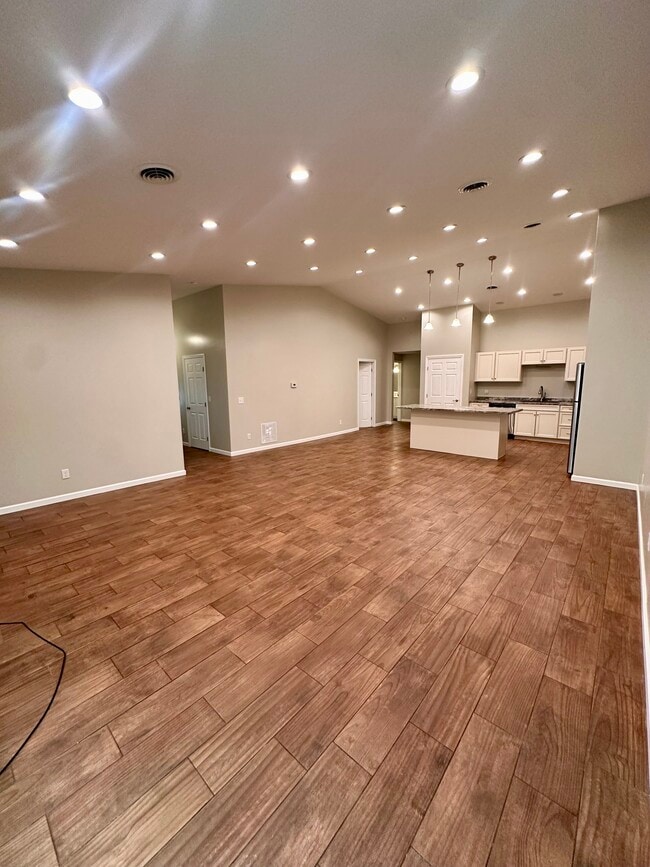 Building Photo - 127a Schroyers Ln