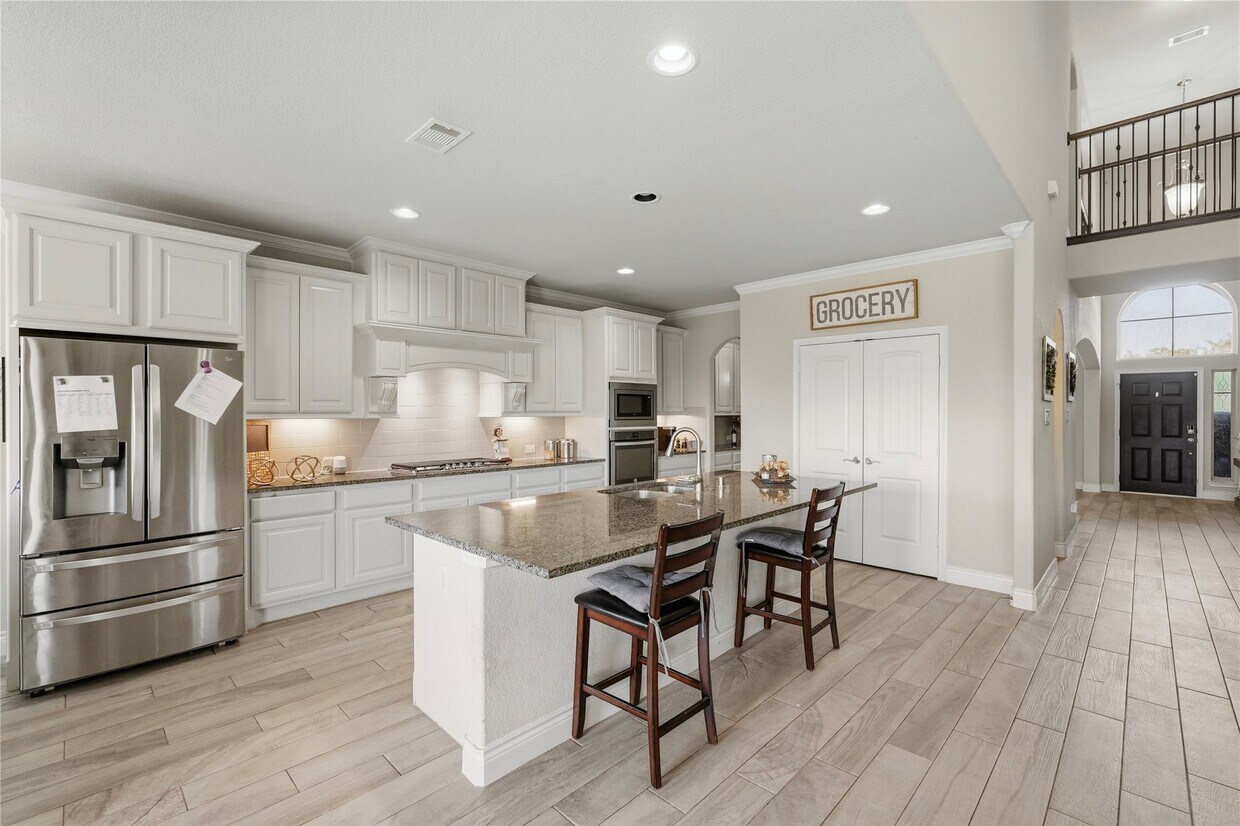 Building Photo - 10311 Silver Shield Way