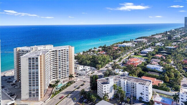 Foto del edificio - 3180 S Ocean Dr
