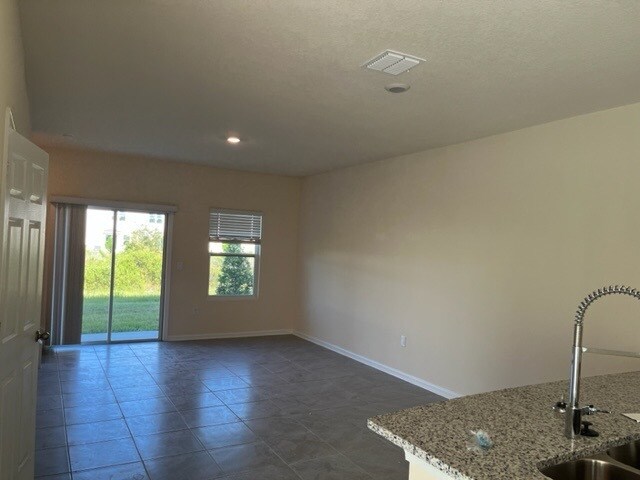 Building Photo - 120 Java Ln