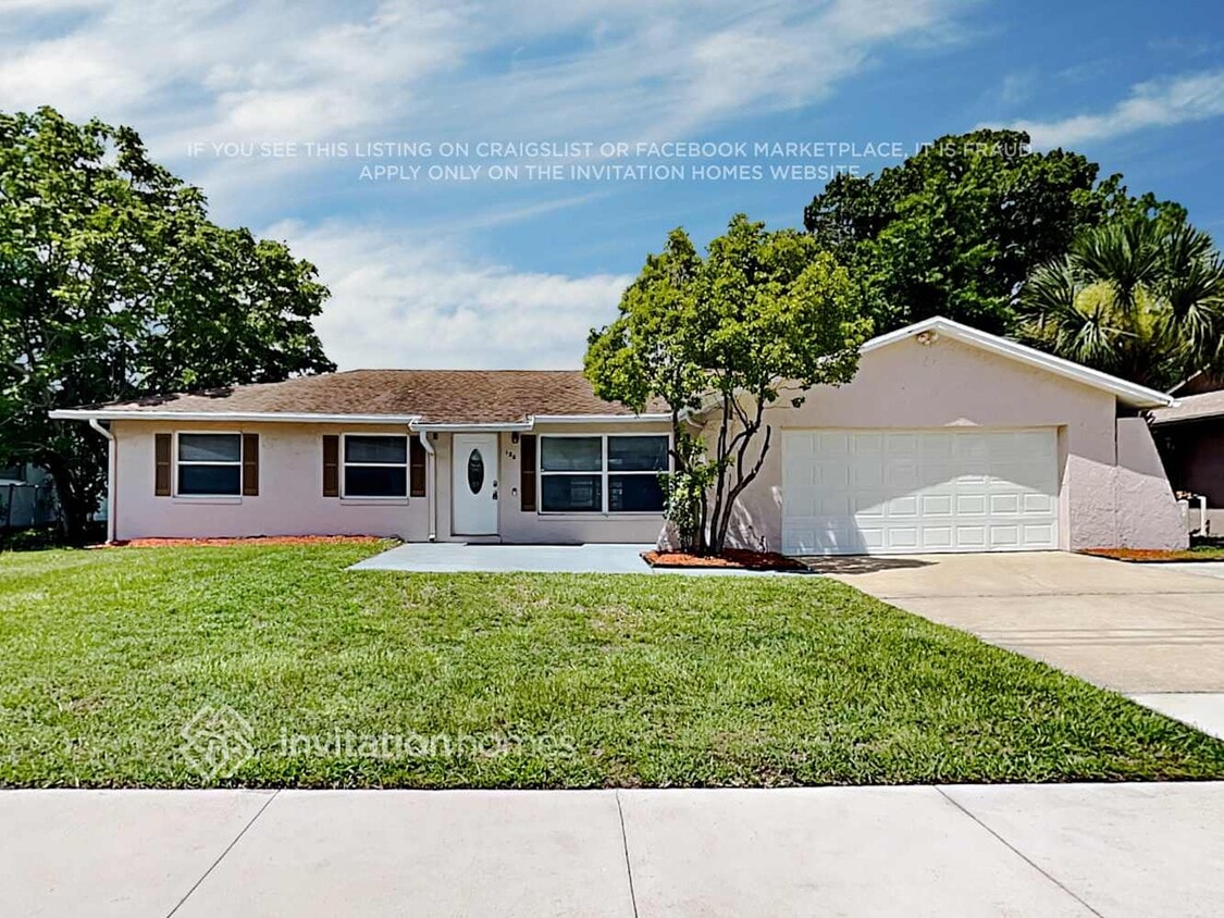 Primary Photo - 120 Hidden Lake Dr