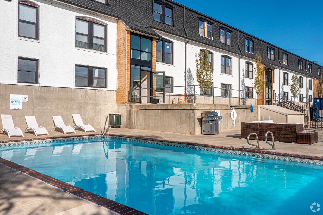 Fieldhouse View Apartments 1735 W 19th St Lawrence, KS