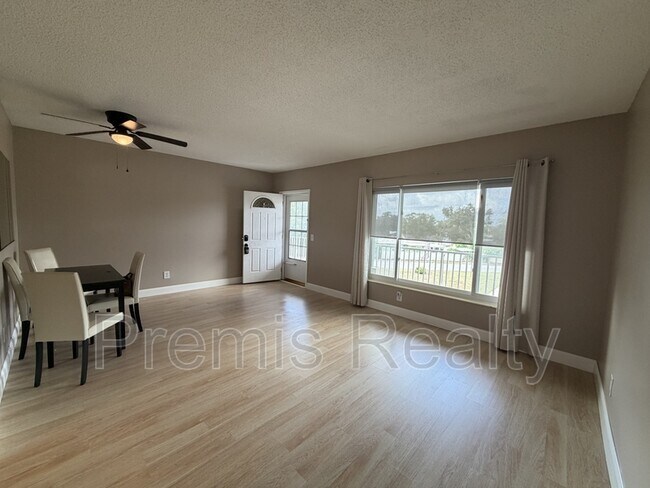 Building Photo - 2464 Australia Way E