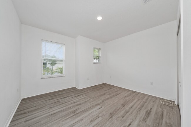 Building Photo - 557 Pawnee Ct