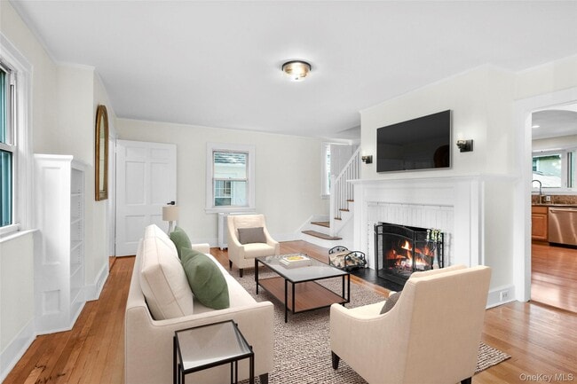 Building Photo - 506 Siwanoy Pl