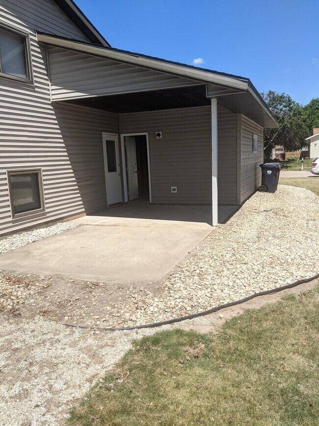 Building Photo - 808 Rachel Pl