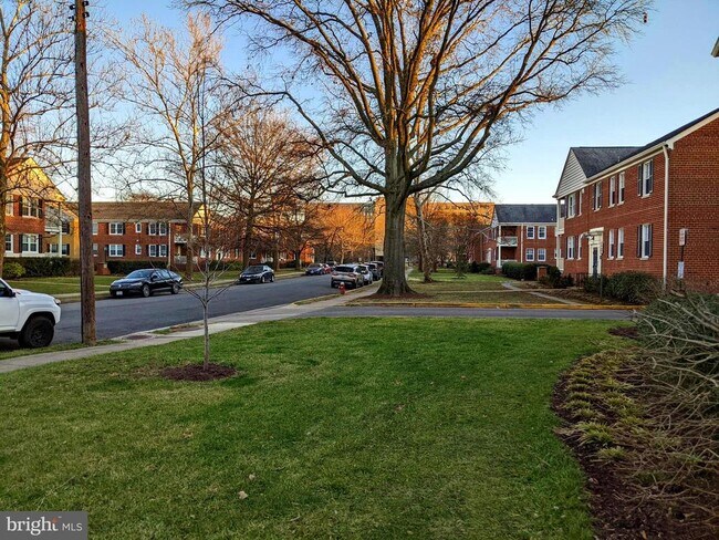 Foto del edificio - 6725 W Wakefield Dr