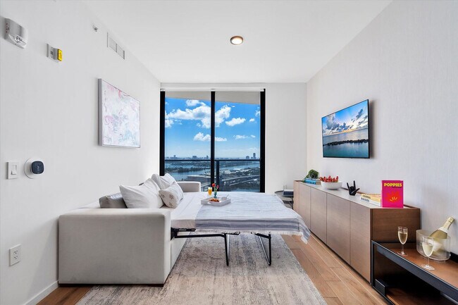 Building Photo - 398 NE 5th St