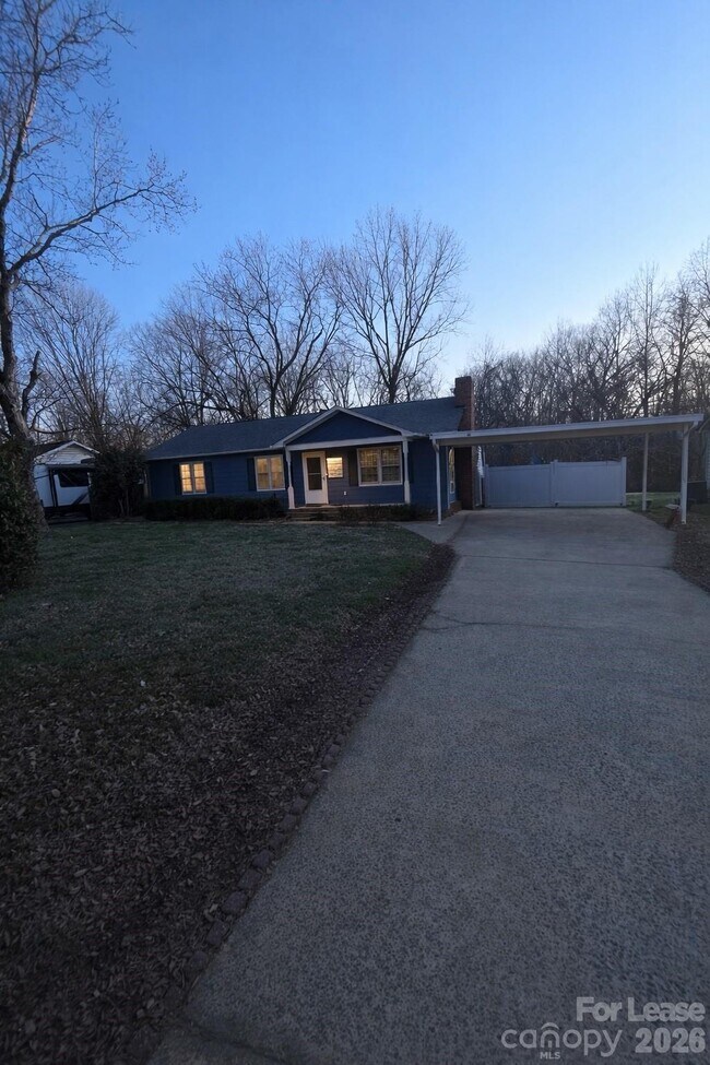 Foto del edificio - 1725 Ashcroft Ln