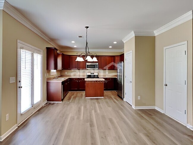 Building Photo - 812 Buffington Way