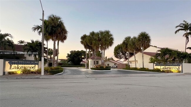 Building Photo - 1650 SW 125th Ct