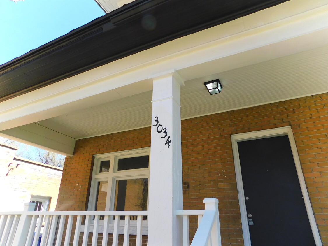 Foto principal - 3030-3034 Porter Ave