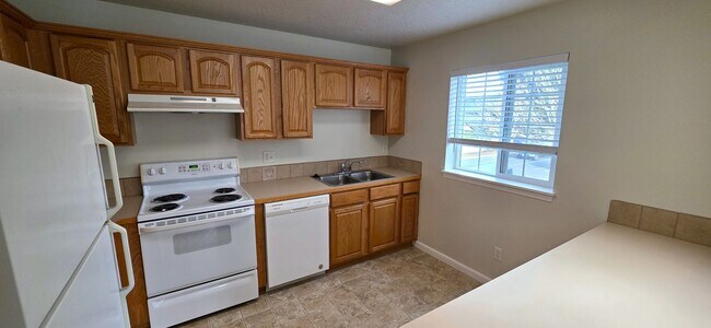 Foto del edificio - 2BD/2BA, Landscaping Included, In-Unit W/D