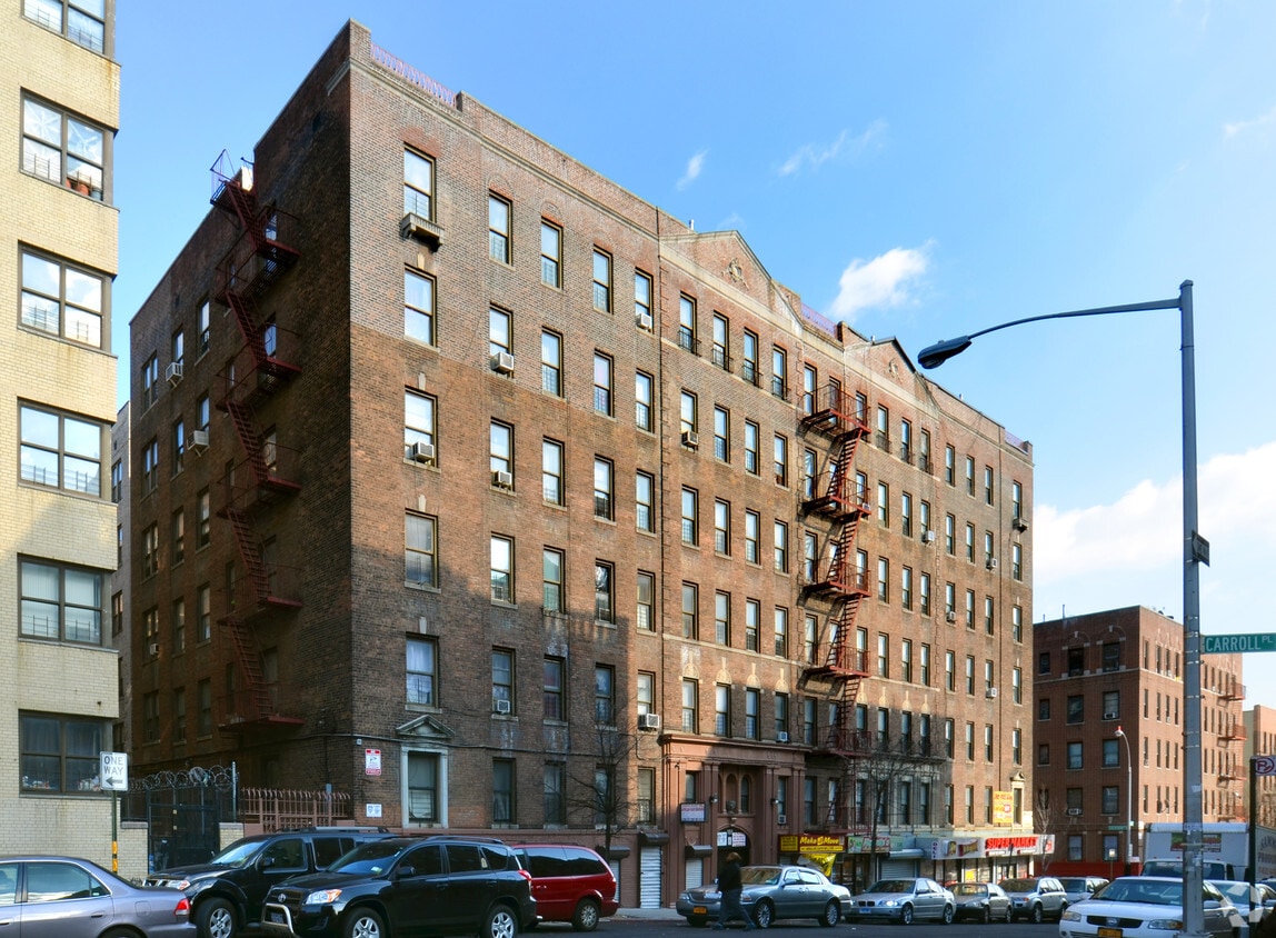 Building Photo - 185 McClellan St