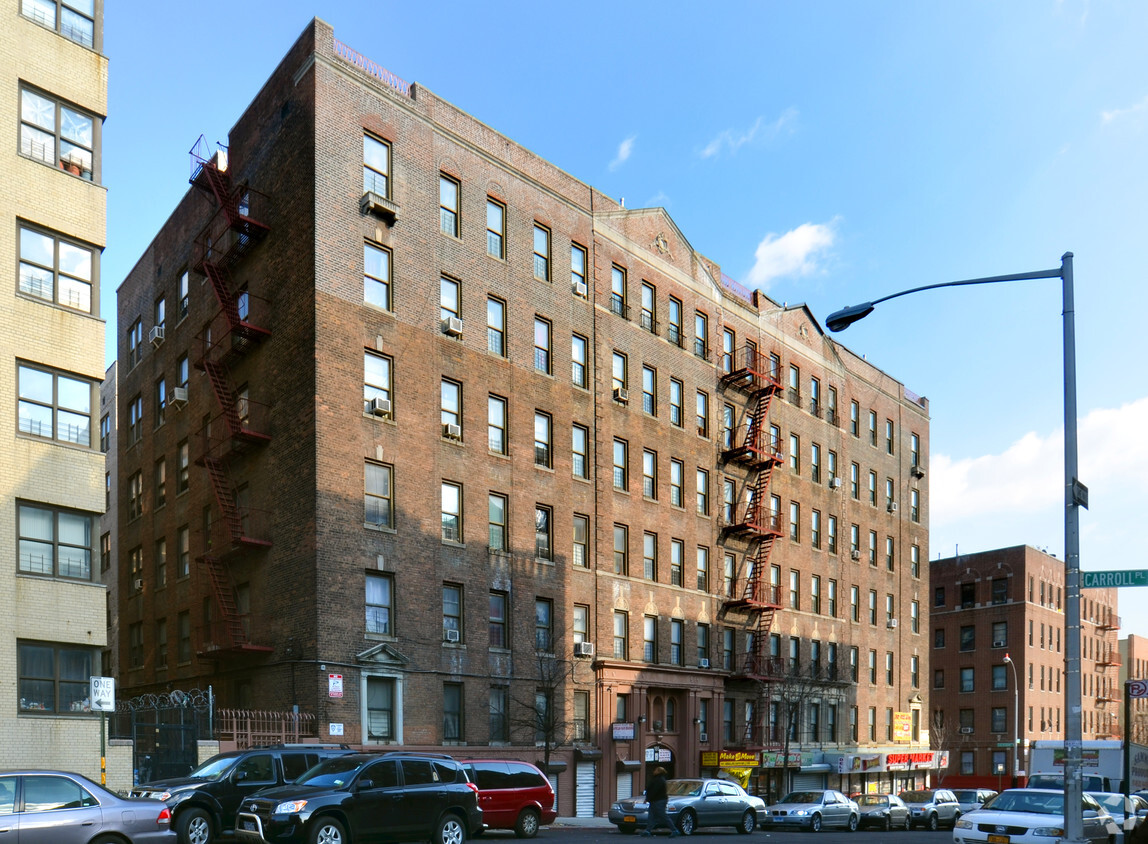 Foto del edificio - 185 McClellan St