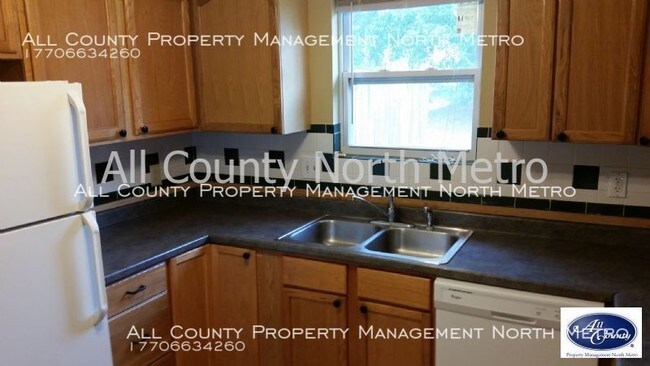 Building Photo - 3BR/2.5BA Duplex in Downtown Woodstock!