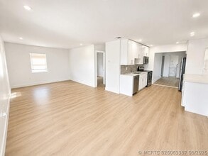 Building Photo - 913 N 18th St