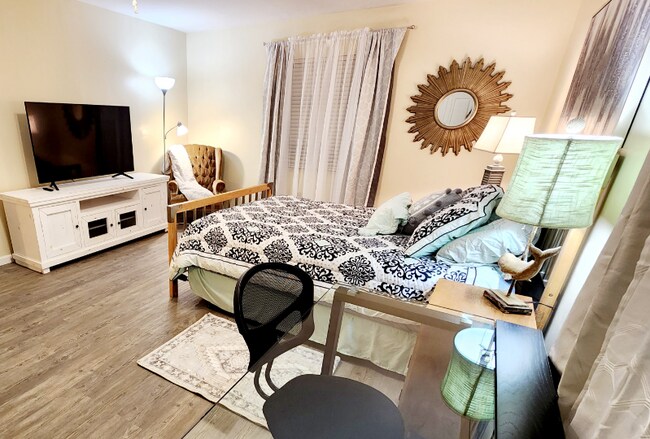 Foto del edificio - 767 Aragon Ave NE