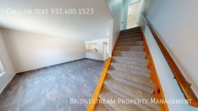 Building Photo - 2 bedroom, 1.5 bath townhome with 1 car at...