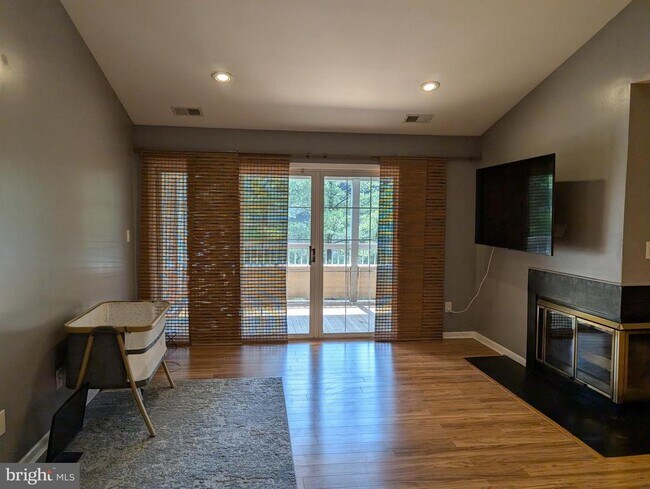 Building Photo - 120 Acadia Ct