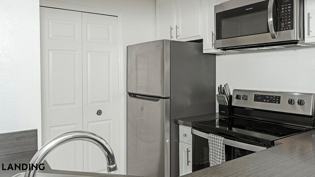 Building Photo - 10263 Whispering Forest Dr