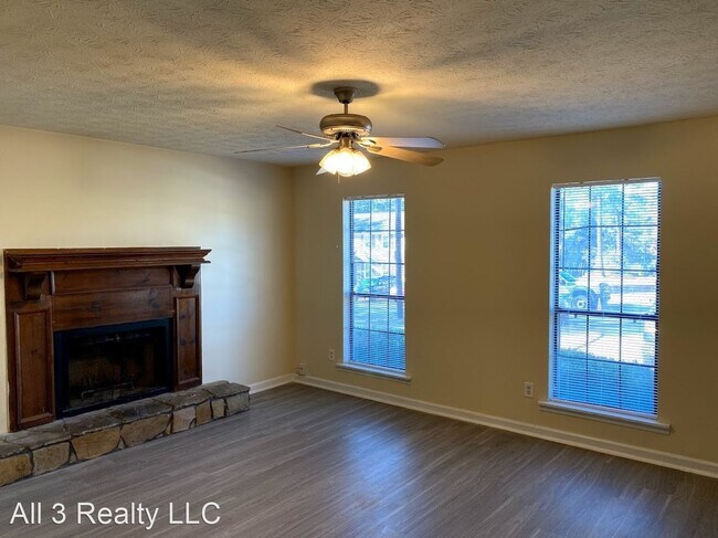 Building Photo - 2 br, 1.5 bath House - 108 Jackson Drive