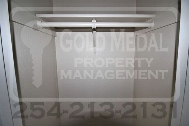 Building Photo - 4707 Westcliff Rd