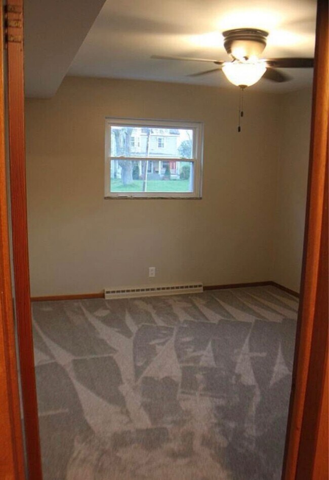 Building Photo - 3927 Kent Rd