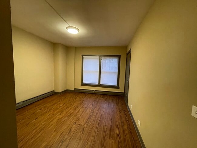 Building Photo - 3450 W Le Moyne St