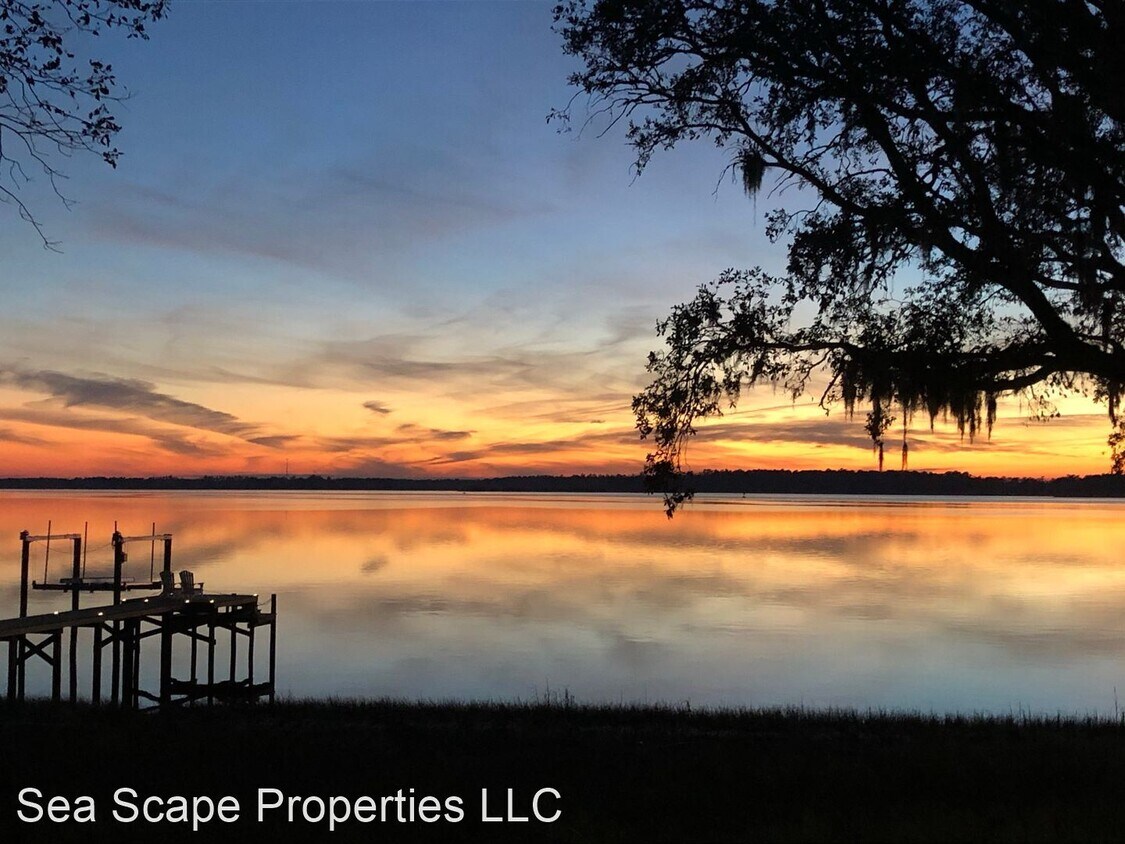 Foto principal - 3 br, 2.5 bath House - 7836 River Rd.