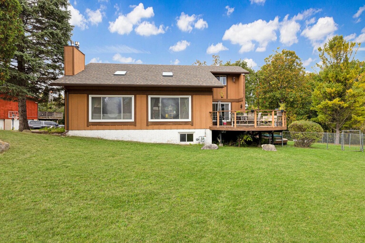 Primary Photo - 4400 Valley Rd