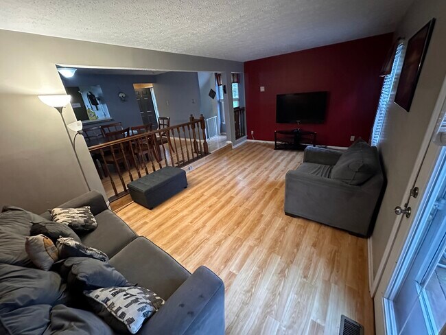 Foto del edificio - 7 Woodland Ct