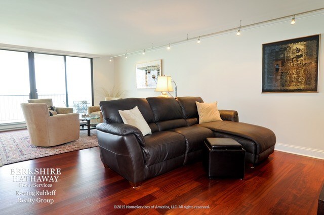 Foto del edificio - 1212 N Lake Shore Dr