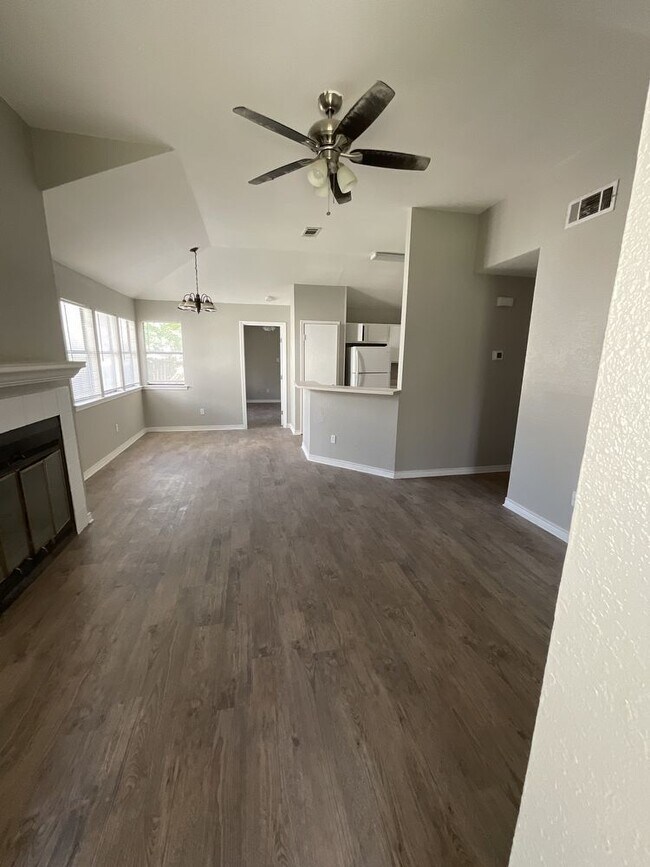 Foto del edificio - Charming 3 bedroom 2 bath duplex