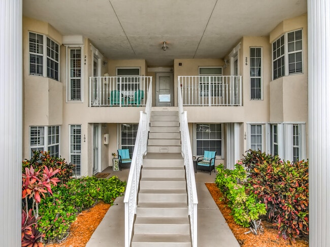 Foto del edificio - 760 Lake Orchid Cir