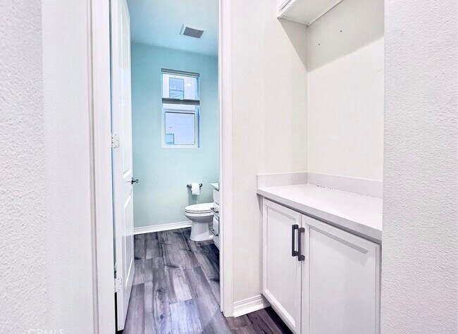 Building Photo - 110 Keeper