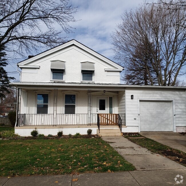 Building Photo - 223 W Lincoln Ave