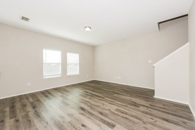 Building Photo - 1600 Chivalry Ln