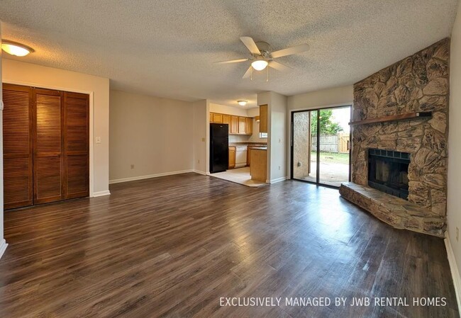 Building Photo - 11605 Dunes Way Dr N