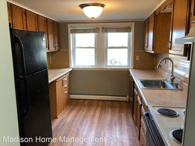 Building Photo - 2 br, 1.5 bath House - 327 Delong Ave