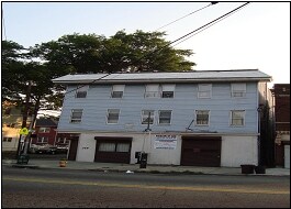 Foto principal - 379 Lyons Ave