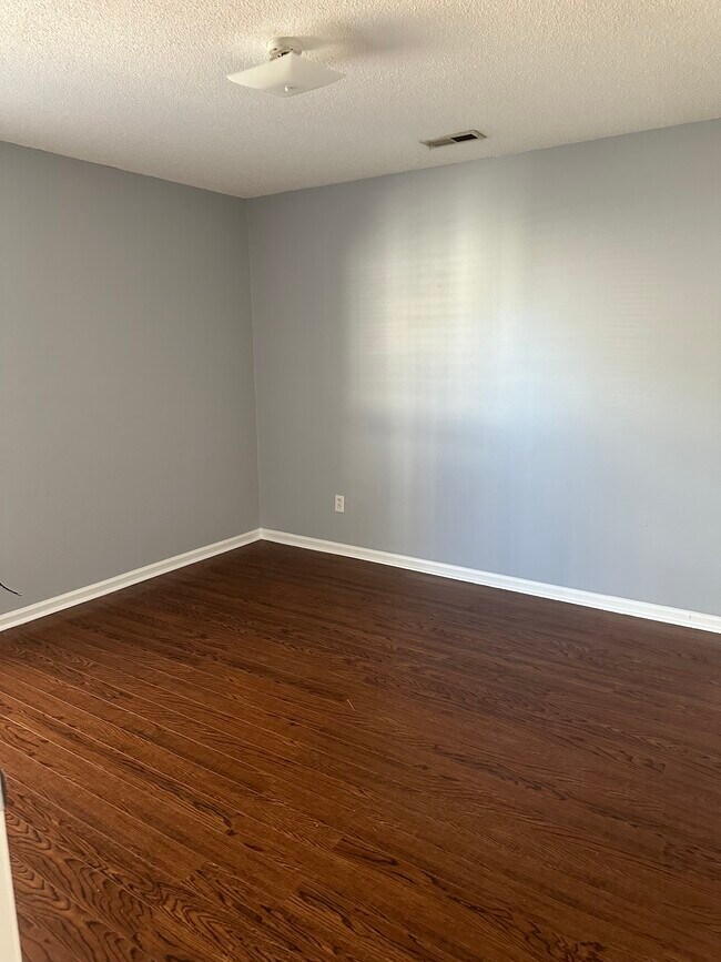 Foto del edificio - 510 Pine Knoll Dr